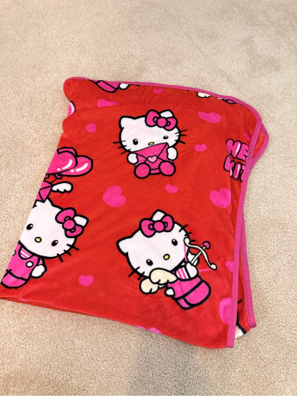 Hello Kitty Valentine’s Plush Throw Blanket – Red & Pink Hearts